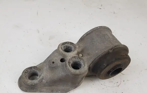 Volkswagen PASSAT B5 Rear axle beam mounts housing 4B0501522E