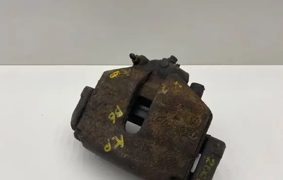 Volkswagen PASSAT B6 Front brake caliper