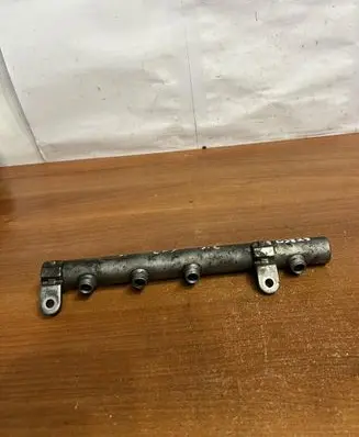 Mercedes-Benz CLS C218 X218 Fuel main line pipe A6420700495 D3829