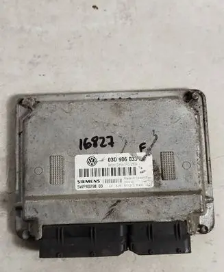 Volkswagen Polo Engine control unit/module 03D906033F