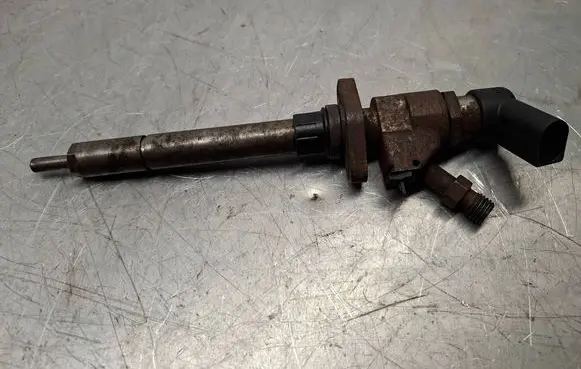 Ford Galaxy Fuel injector 9657144580