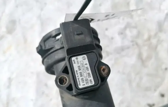 Volkswagen PASSAT B6 Air pressure sensor 0281002401 038906051C