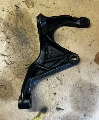 Volvo XC90 Engine mounting bracket 30735708