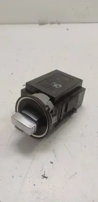 Volkswagen PASSAT B6 Ignition lock contact 3C0905843 1305843