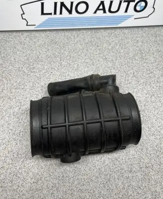 BMW 7 E32 Air intake duct part 1722847