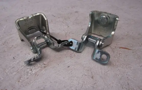 Volkswagen Golf VI Tailgate/trunk/boot hinge 5K6827301A