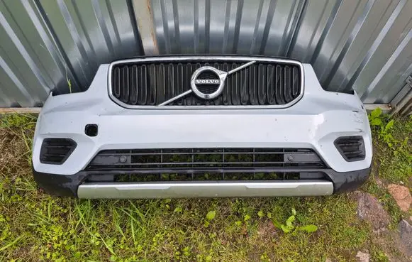Volvo XC40 Front bumper 31449340