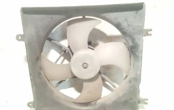 Honda CR-V Radiator cooling fan shroud 8201300