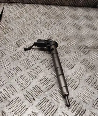 Volkswagen PASSAT B6 Fuel injector 03l130277