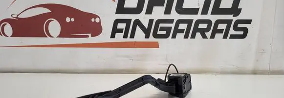 Accelerator throttle pedal