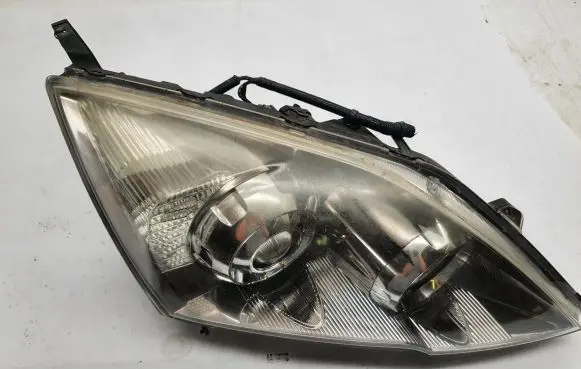 Honda CR-V Headlight/headlamp