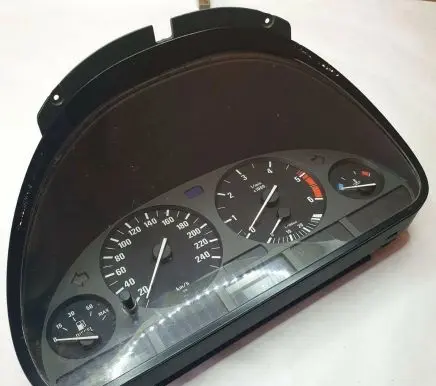 BMW 5 E39 Speedometer (instrument cluster) 8372359