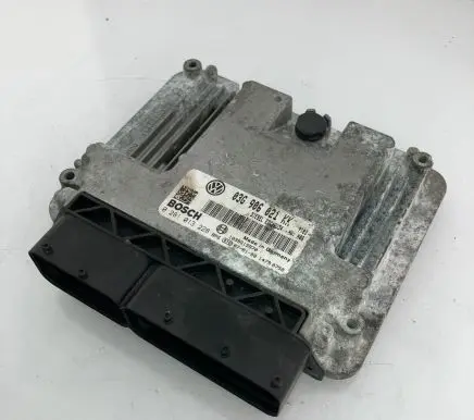 Volkswagen Golf V Engine control unit/module 03G906021KK 1039S15970 0281013228
