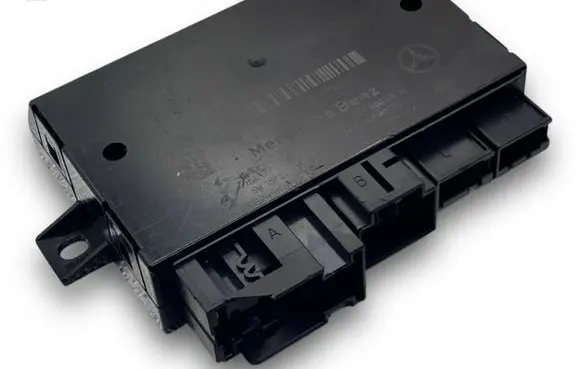 Mercedes-Benz Vito Viano W447 Central body control module A4230 A4479004910