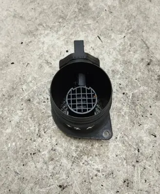 Volkswagen Golf IV Mass air flow meter 038906461B 0281002531