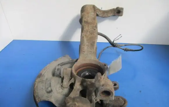 Volkswagen PASSAT B5.5 Front wheel hub spindle knuckle