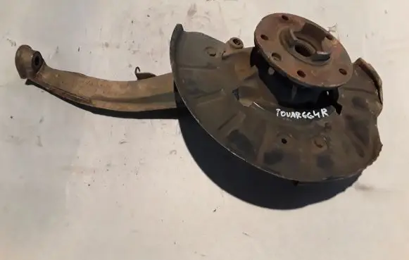 Volkswagen Touareg I Front wheel hub