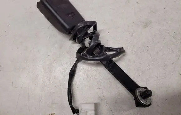Mazda 6 Front seatbelt buckle 090325AC