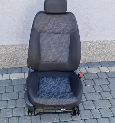Peugeot 3008 I Front passenger seat 