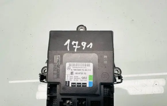 Mercedes-Benz B W245 Door control unit/module 32044204297202 A1698207226 05072332