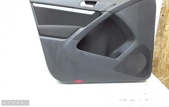 Volkswagen Tiguan Front door card panel trim 5n0867011
