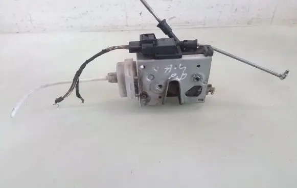 Audi A4 S4 B5 8D Front door lock 8D1837016F