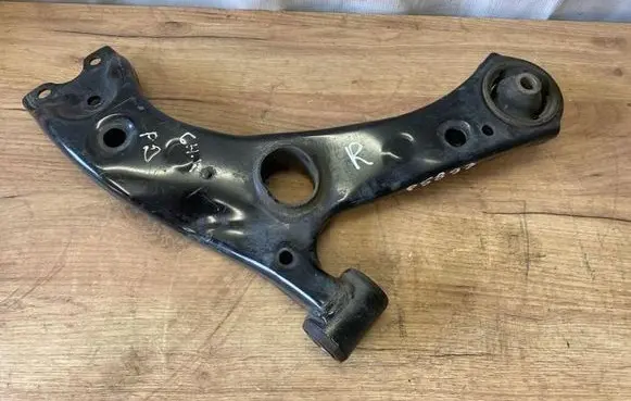 Toyota C-HR I Front lower control arm/wishbone 