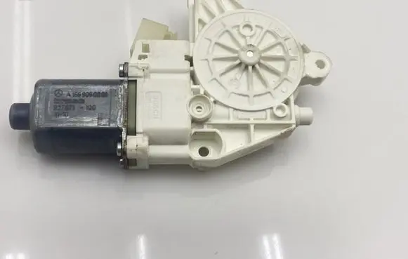 Mercedes-Benz GLE AMG (W166 - C292) Front door window regulator motor A1669060201