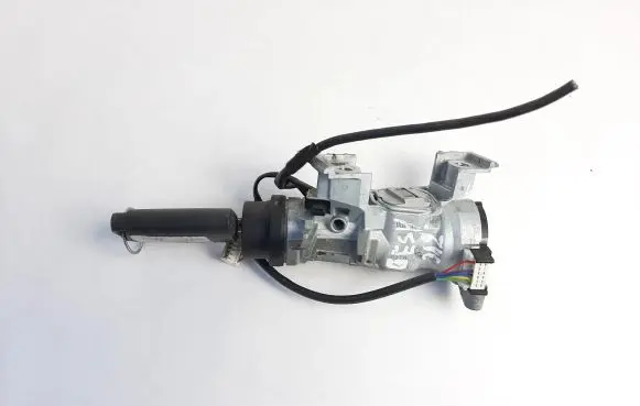 Volkswagen Golf VII Ignition lock 5Q0905865 1K0905851