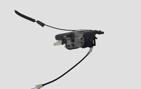Peugeot 3008 I Front door lock