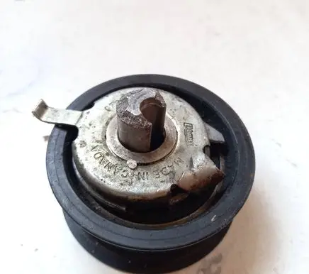 Volkswagen PASSAT B5 Alternator belt tensioner pulley 979286