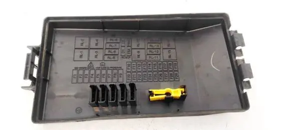Ford Focus Fuse box cover
