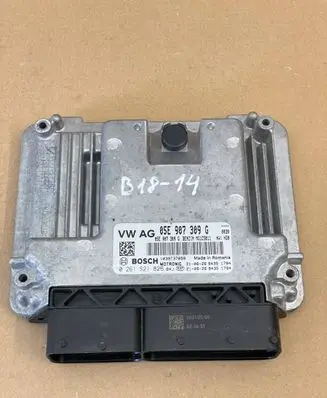 Volkswagen Golf VIII Engine control unit/module 0261S21826 05E907309G