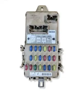 Subaru Impreza II Fuse module LB100701B 15A10A20A