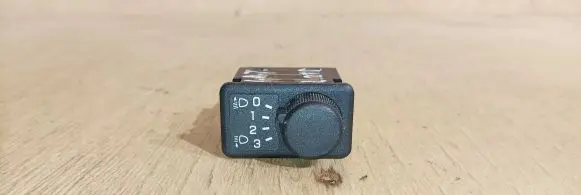 Nissan Almera Tino Headlight level height control switch 36997B