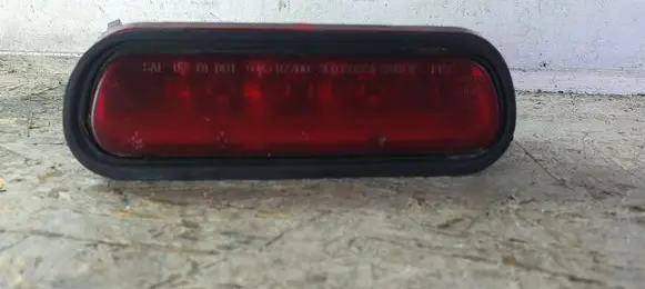 KIA Sorento Third/center stoplight 927003E0