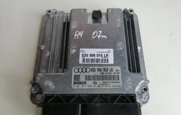Audi A4 S4 B7 8E 8H Engine control unit/module 03G906016LR 0281013888