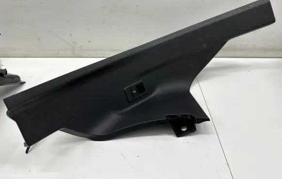 BMW iX Rear sill trim cover 7948155