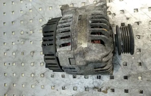 Audi A4 S4 B5 8D Generator/alternator