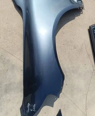 Volkswagen Touareg I Fender 