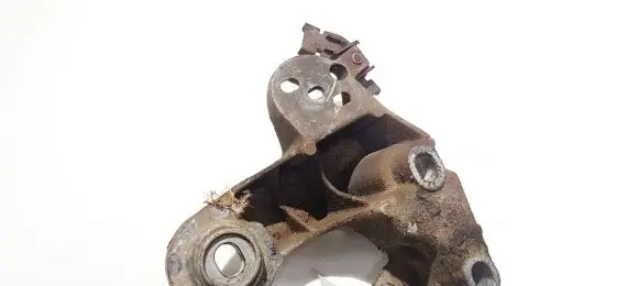 Audi A4 S4 B5 8D Engine mounting bracket