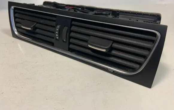 Audi A4 S4 B8 8K Dash center air vent grill 8T1820951C