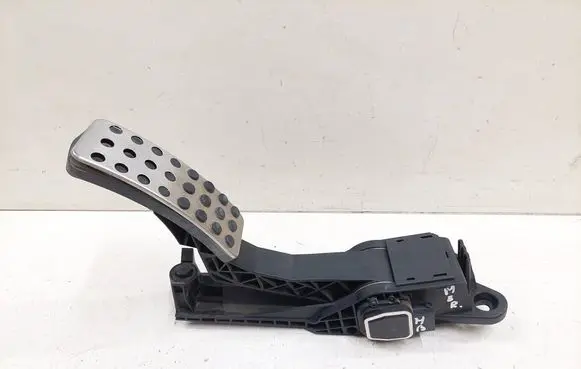 Mercedes-Benz R W251 Accelerator throttle pedal A1643000104 ZGS005 020106