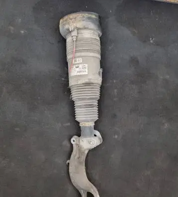 Audi Q7 4M Front air suspension shock absorber 4M0616039AC 4M0413037