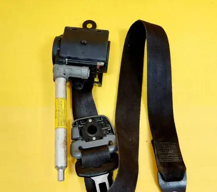 Nissan Vanette Front seatbelt 0416139
