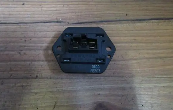 Suzuki Baleno EG Heater blower motor/fan resistor 310096702