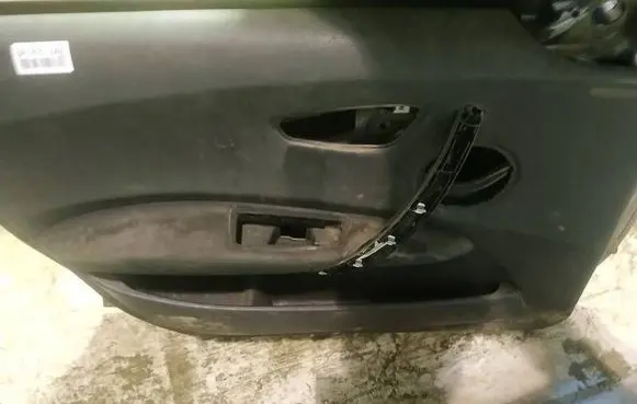 BMW 1 E81 E87 Front door card panel trim