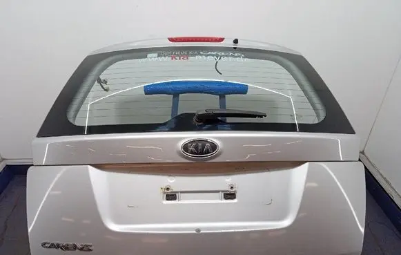 KIA Carens II Tailgate/trunk/boot lid 
