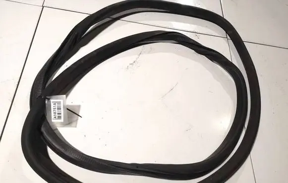Opel Astra H Rubber seal front coupe door 