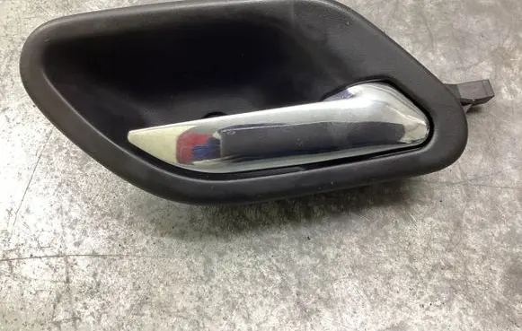 BMW 5 E39 Front door interior handle 8226050